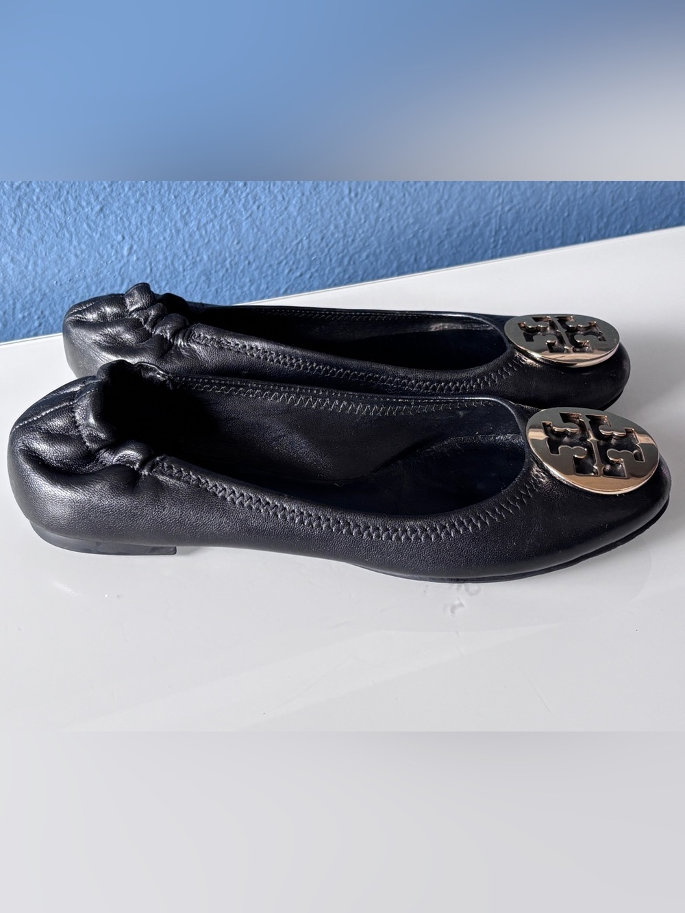 Tory Burch Reva Black Leather Ballet Flats Gold Logo Size 9.5 - Picture 5 of 11